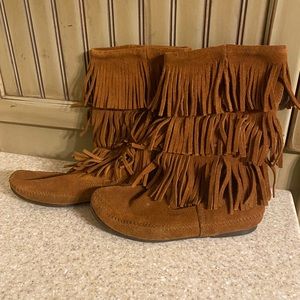 Minnetonka 3-layer fringe women suede boots